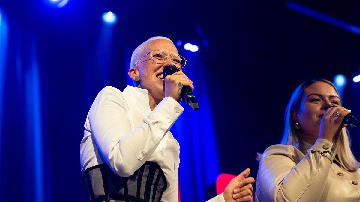 srf 3 showcase - stefanie heinzmann und mikis takeover! ensemble