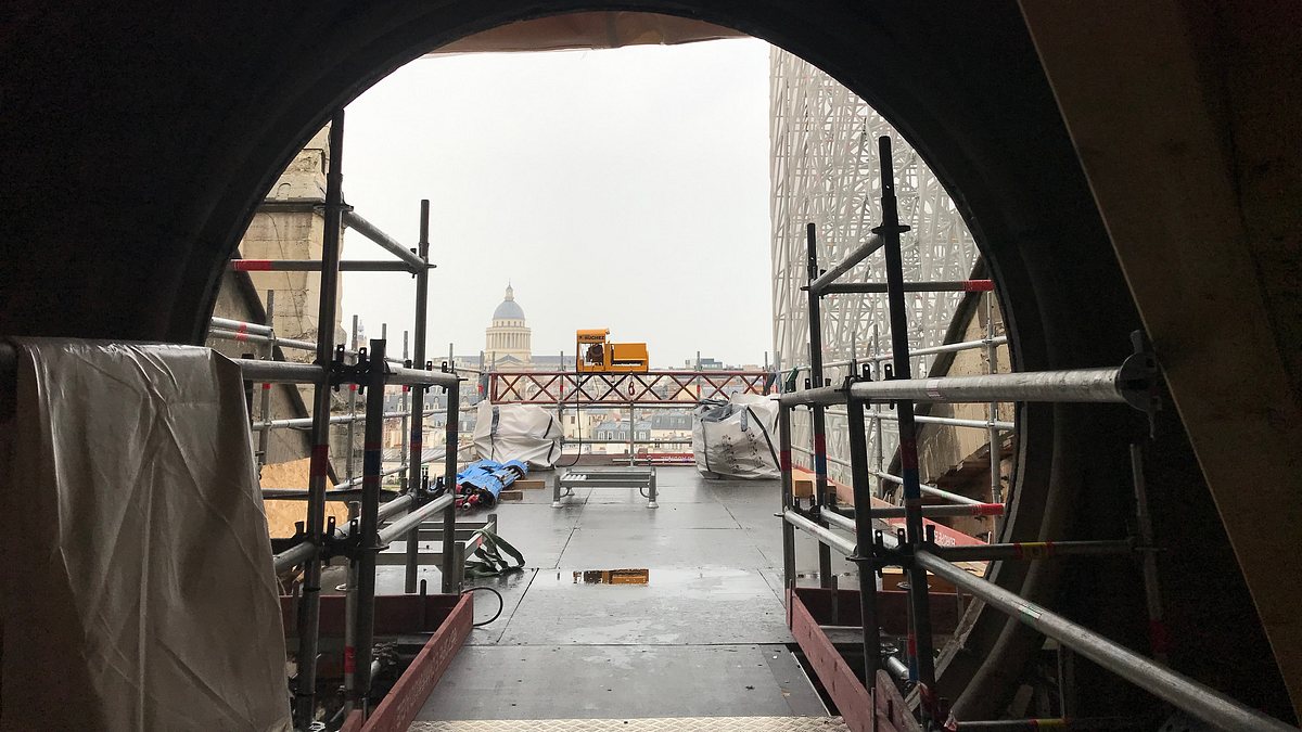 notre-dame: wiederaufbau einer ikone