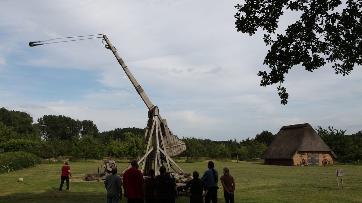 von der keule zur rakete - die geschichte der gewalt