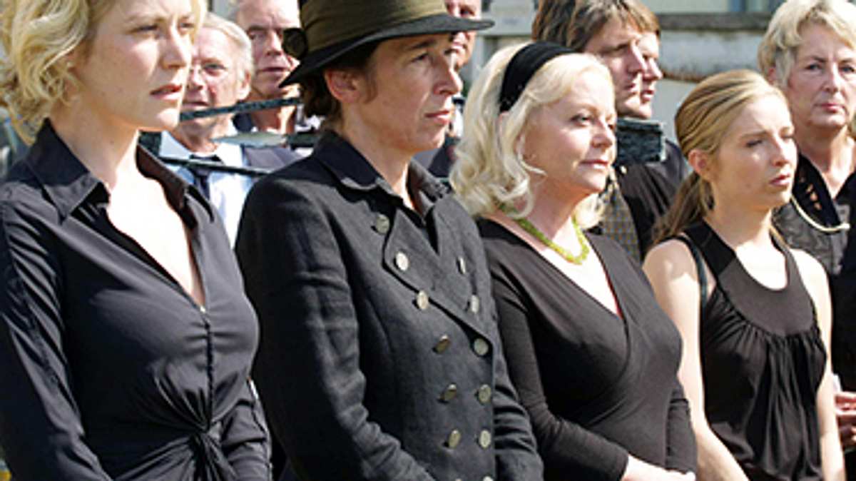 vier frauen und ein todesfall
