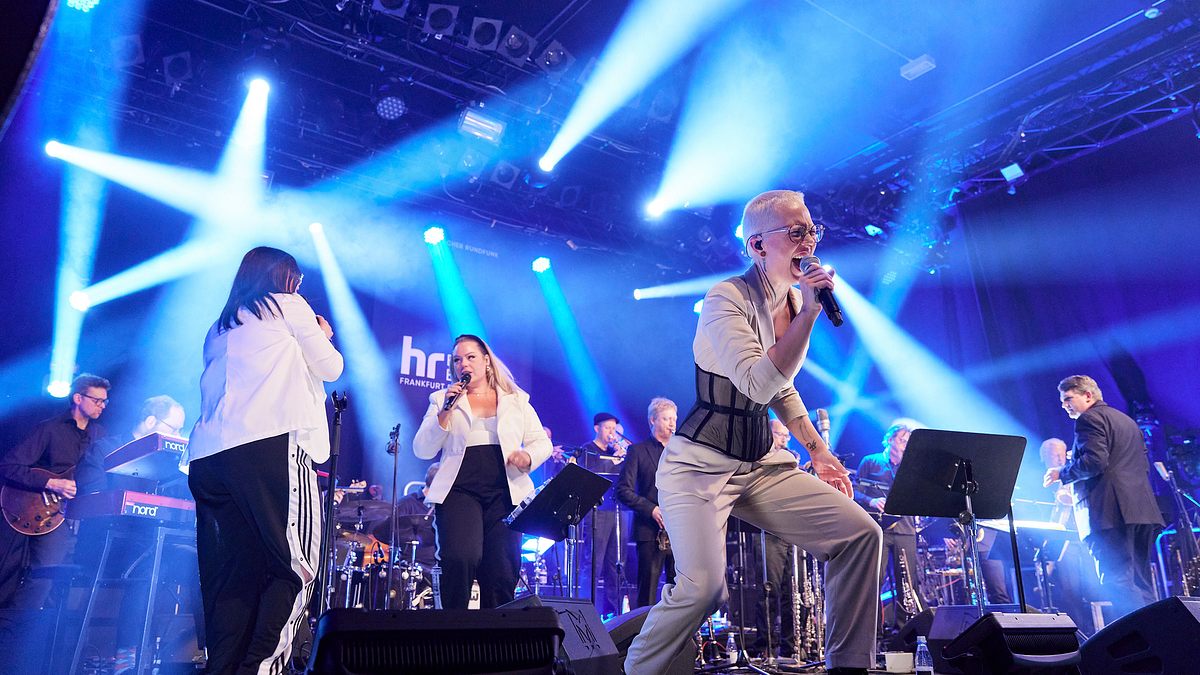 stefanie heinzmann: pop goes big!