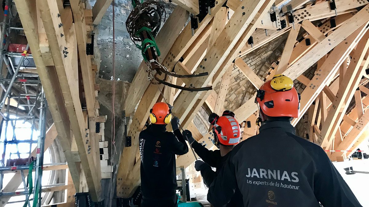 notre-dame: wiederaufbau einer ikone