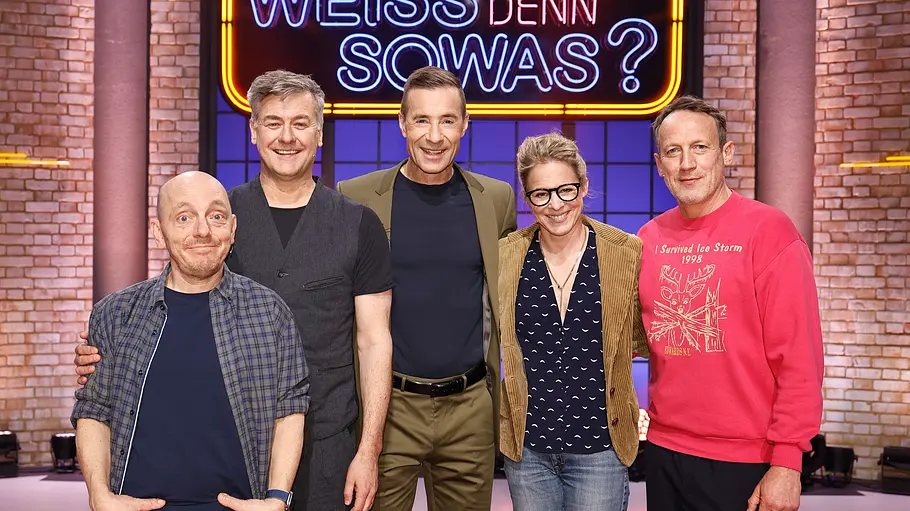 Moderator Kai Pflaume (M.) und seine Rateteam-Kapitäne Bernhard Hoëcker (l.) und Wotan Wilke Möhring (r.) begrüßen in dieser Sendung den Schauspieler und Regisseur Marcus Mittermeier (2.v.l.) und die Schauspielerin Bernadette Heerwagen (2.v.r.). Moderator Kai Pflaume (M.) und seine Rateteam-Kapitäne Bernhard Hoëcker (l.) und Wotan Wilke Möhring (r.) begrüßen in dieser Sendung den Schauspieler und Regisseur Marcus Mittermeier (2.v.l.) und die Schauspielerin Bernadette Heerwagen (2.v.r.).