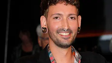 Bares für Rares-Händler Fabian Kahl in der NDR-Talkshow - Foto: Imago / Future Images