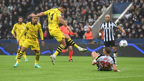 Der BVB auf dem Weg ins Achtelfinale - hier siehst du das Newcastle-Spiel nur bei Prime - Foto: Getty Images / Stu Forster / Staff