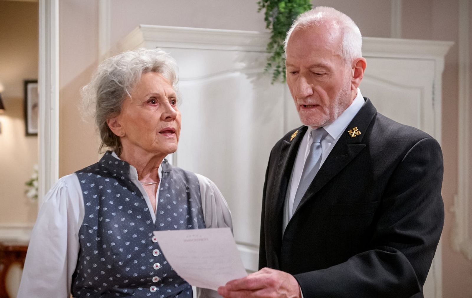 Sturm der Liebe“: Furchtbare Neuigkeit für Alfons und Hildegard!