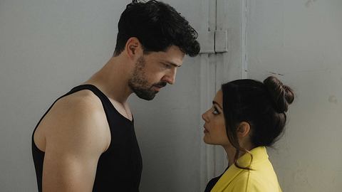 GZSZ: Paris Emily und Sascha - Foto: RTL / Anna Riedel