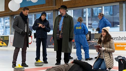 Rosenheim-Cops, Winter-Special - Foto: ZDF / Linda Gschwentner