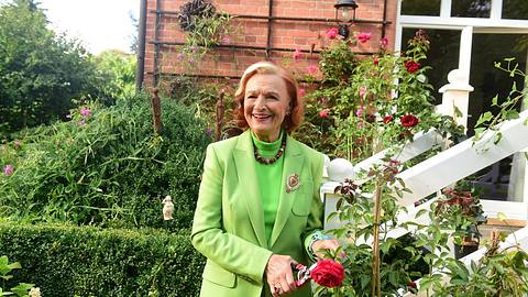 „Rote Rosen“-Star Brigitte Antonius: Um so viel Geld wurde sie betrogen! - Foto: ARD/Nicole Manthey