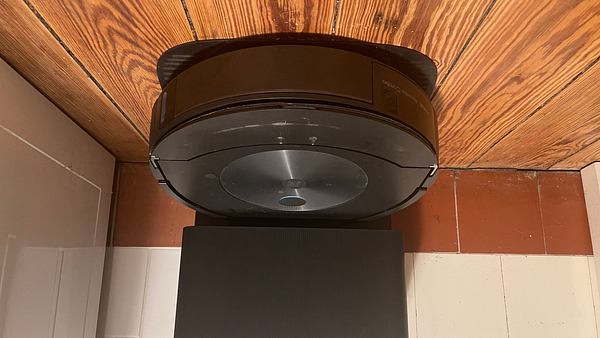 Der iRobot Roomba 7+ im Redaktionstest: Das hat der Saug- und Wischroboter wirklich drauf - Foto: TV Movie / Privat
