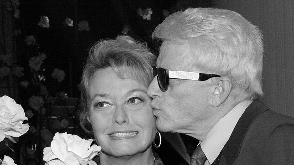 Hannelore Kramm ist tot und wurde nun beerdigt. Heino nahm rührend Abschied - Foto: IMAGO / Scherf
