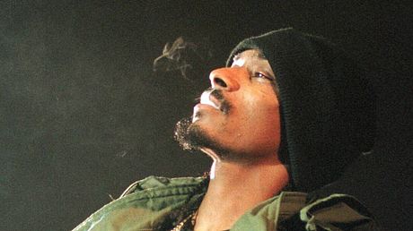 Sogar bei Konzerten rauchte Snoop Dogg - jetzt will er das Kiffen aufgeben - Foto: IMAGO / POP-EYE