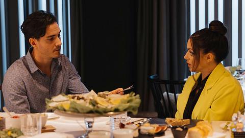 GZSZ: Emily und Luc - Foto: RTL / Anna Riedel