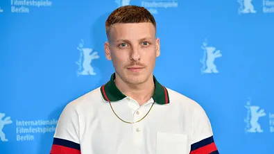 Felix Lobrecht bei der Premiere von Sonne und Beton - Foto: IMAGO / Future Image