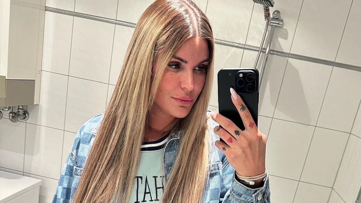 Gloria Glumac postet verwirrende Instagram Story Gloria Glumac steht im Badezimmer und macht ein Spiegel-Selfie. Jetzt meldet sie sich nach den mutmaßlichen Vorwürfen von Kim Virginia an ihren Ex zu Wort.