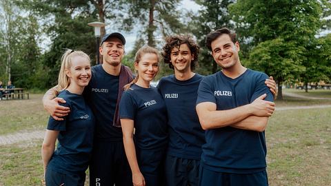 Blutige Anfänger: Konkurrenzkampf löst sich ein bisschen auf - Foto: ZDF und Conny Klein