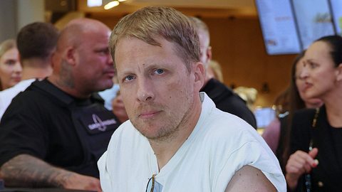Oliver Pocher brach beim Liebeskasper-Tourauftakt in Tränen aus - Foto: IMAGO / Eventpress