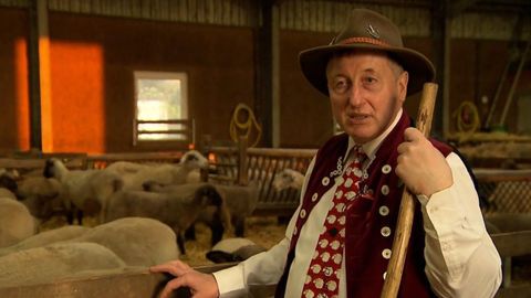 „Bauer sucht Frau“: Bauer Heinrich verletzt! - Foto: RTL