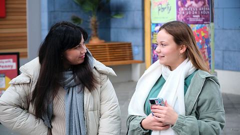 „Unter Uns“-Vorschau: Verliert Sina wegen Ronja ihre Zulassung? - Foto: RTL / Stefan Behrens