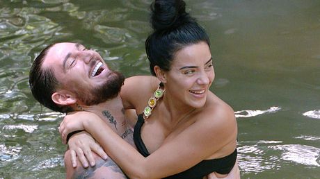 Dschungelcamp: Leyla Lahouar und Mike Heiter - Foto: RTL