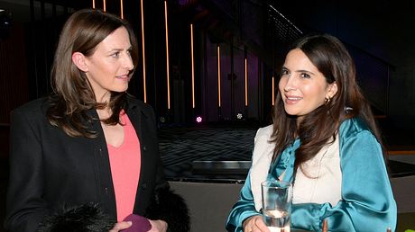 GZSZ: Katrin und Laura - Foto: RTL / Rolf Baumgartner