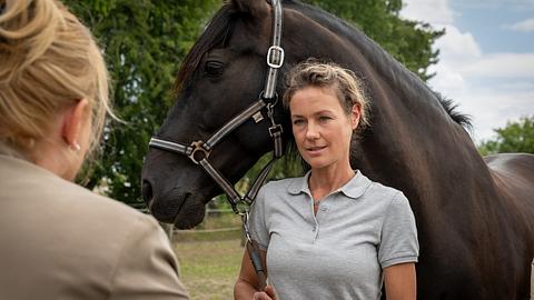 Notruf Hafenkante: Rhea Harder Vennewald in Blutige Anfänger - Foto: ZDF / Conny Klein