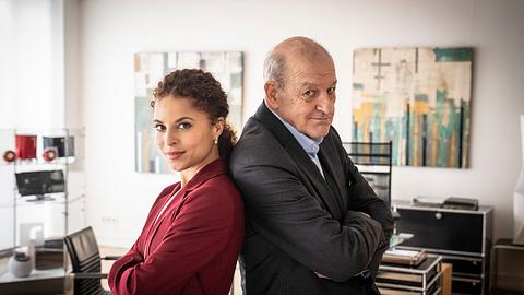 Wilsberg Leonard Lansink und Patricia Meeden - Foto: ZDF / Thomas Kost