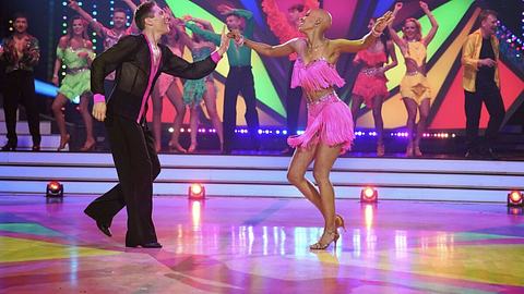 „Lets Dance“: Salsa kehrt zurück - und zwar so! - Foto: RTL / Stefan Gregorowius