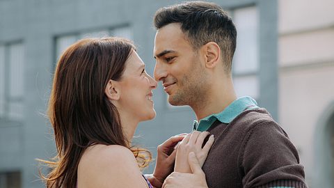 GZSZ: Timur Ülker und Iris Mareike Steen - Foto: RTL / Anna Riedel