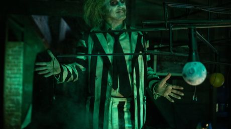 Kinostarts im September 2024: Alle neuen Filme in der Übersicht - Foto: © 2024 Warner Bros. Entertainment Inc. / Parisa Taghizadeh
