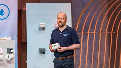 Die Höhle der Löwen: Der innovative Klopapierbefeuchter ist zurück - Foto: RTL / Bernd-Michael Maurer