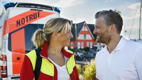 „Praxis mit Meerblick“: Wann und wie kommen neue Folgen der ARD-Serie? - Foto: ARD Degeto/Arnim Thomaß