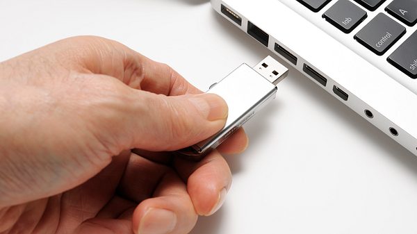 beste usb sticks - Foto: iStock/kyoshino