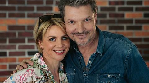 GZSZ: Gisa Zach und Hardy Krüger - Foto: RTL / Anna Riedel