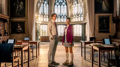 Szene aus Maxton Hall mit Damian Hardung und Harriet Herbig-Matten - Foto: © Prime Video / Stephan Rabold
