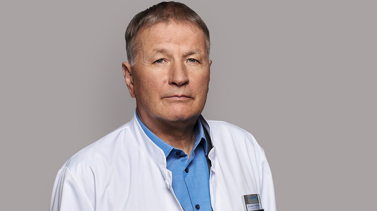 Thomas Rühmann alias Dr. Roland Heilmann In aller Freundschaft: Lange Auszeit! Thomas Rühmann erst einmal nicht mehr zu sehen
