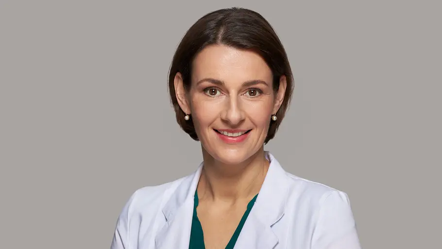 Annett Renneberg in ihrer Rolle. Annett Renneberg in ihrer Rolle als Dr. Maria Weber.