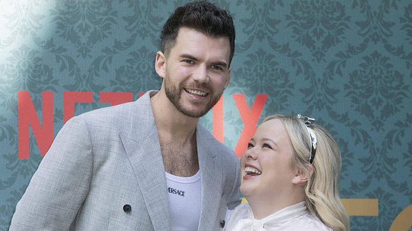bridgerton-stars-privat-zusammen - Foto: IMAGO / Cover-Images