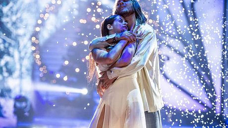 Lets Dance: Weihnachtsshow - Malika Dzumaev und Rurik Gislason - Foto: RTL – Pervin Inan-Serttas