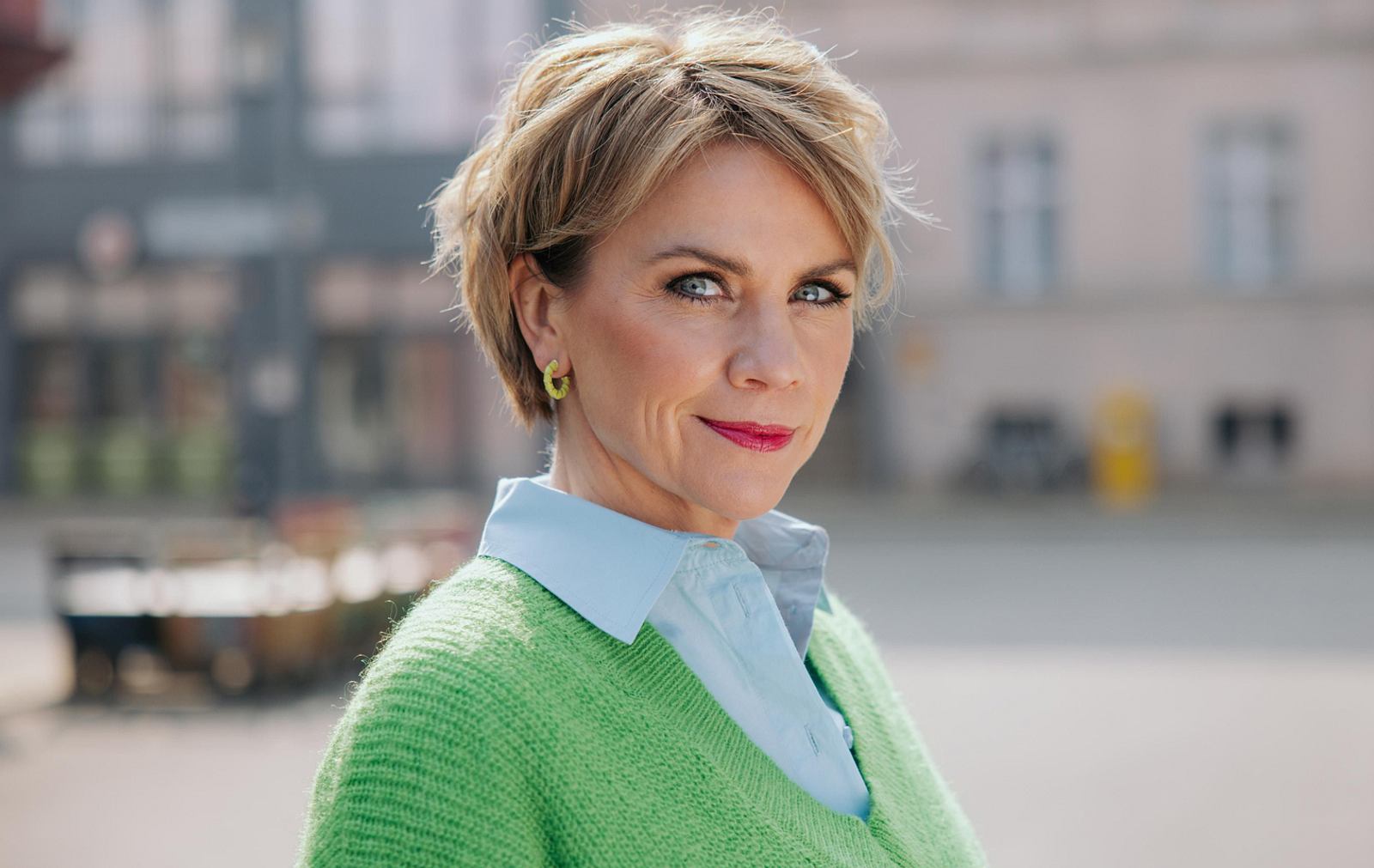 GZSZ Yvonne Knutscht Ausgerechnet Mit IHM Fremd Gisa Zach Erkl rt gzsz-yvonne-knutscht-ausgerechnet-mit-ihm-fremd-gisa-zach-erkl-rt