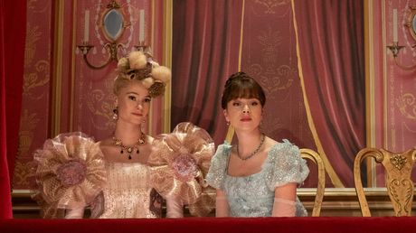 Bridgerton Staffel 3 Jessica Madsen as Cressida Cowper, Claudia Jessie as Eloise Bridgerto - Foto: Liam Daniel/Netflix © 2024