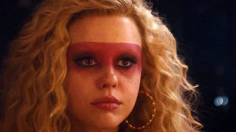 Maxxxine-Trailer: Mia Goth kehrt als Ex-Stripperin zurück - Foto: Universal