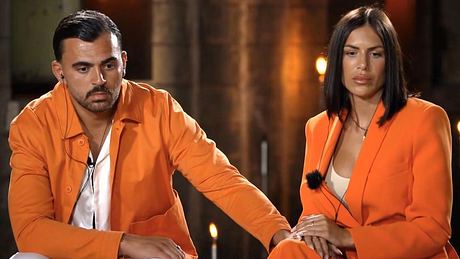 „Temptation Island“: So krass war das letzte Lagerfeuer von Mou und Vivi - Foto: RTL+