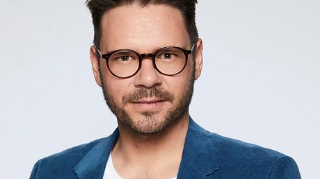 GZSZ: Thomas Drechsel spielt Tuner - Foto: RTL / Bernd Jaworek