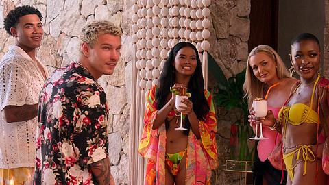 Der Perfect Match-Cast von Staffel 2: Bryton Constantin, Stevan Ditter, Dominque Defoe, Micah Lussier, Tolu Ekundare - Foto: © 2024 Netflix, Inc.