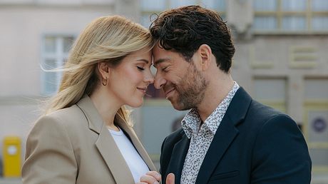GZSZ: Carlos und Alicia - Foto: RTL / Anna Riedel