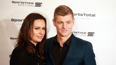 Jessica und Toni Kroos - Foto: IMAGO / Herbert Bucco