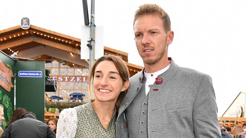 Julian Nagelsmann mit Lena beim Oktoberfest. - Foto: IMAGO / Spöttel Picture