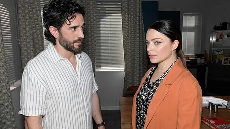 GZSZ: Emily und Tobias - Foto: RTL / Rolf Baumgartner