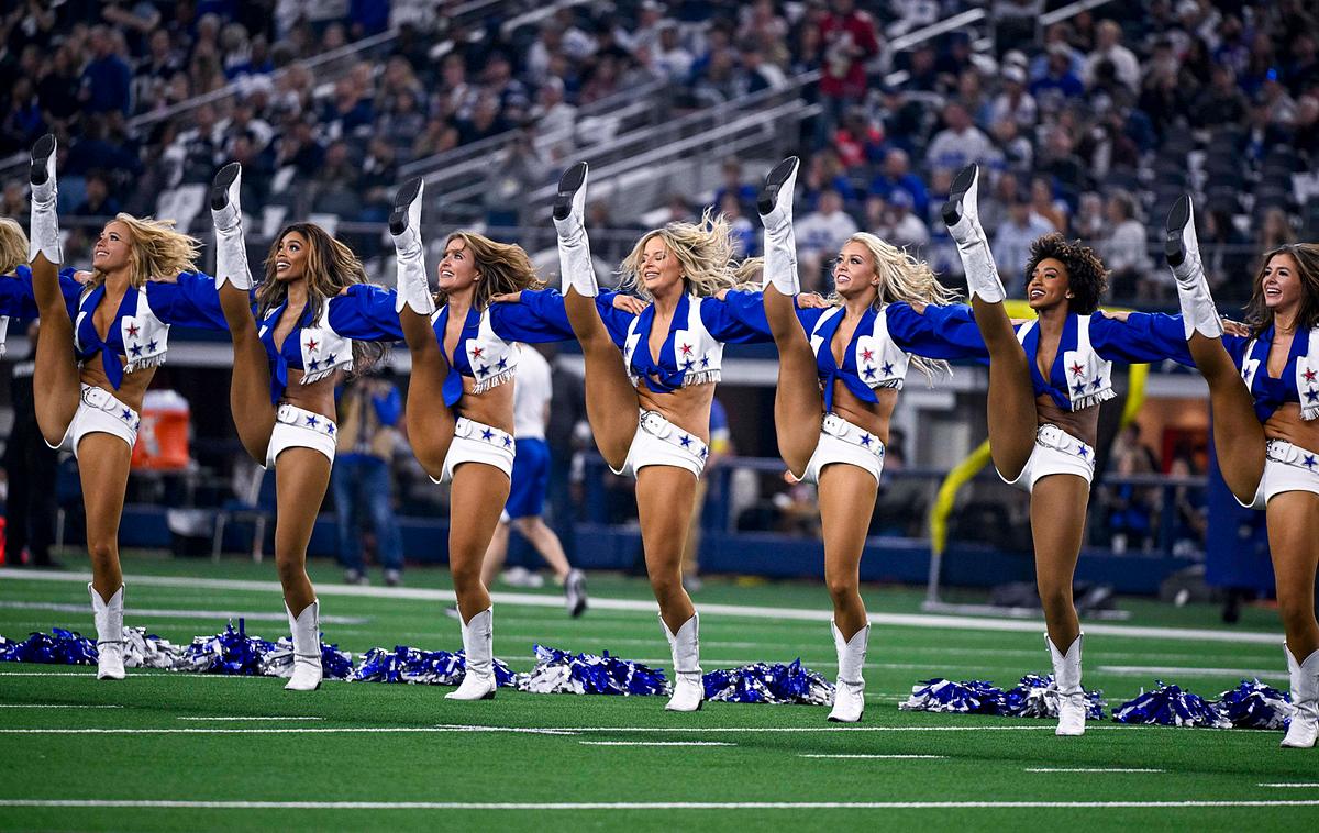 Dallas Cowboys Cheerleader